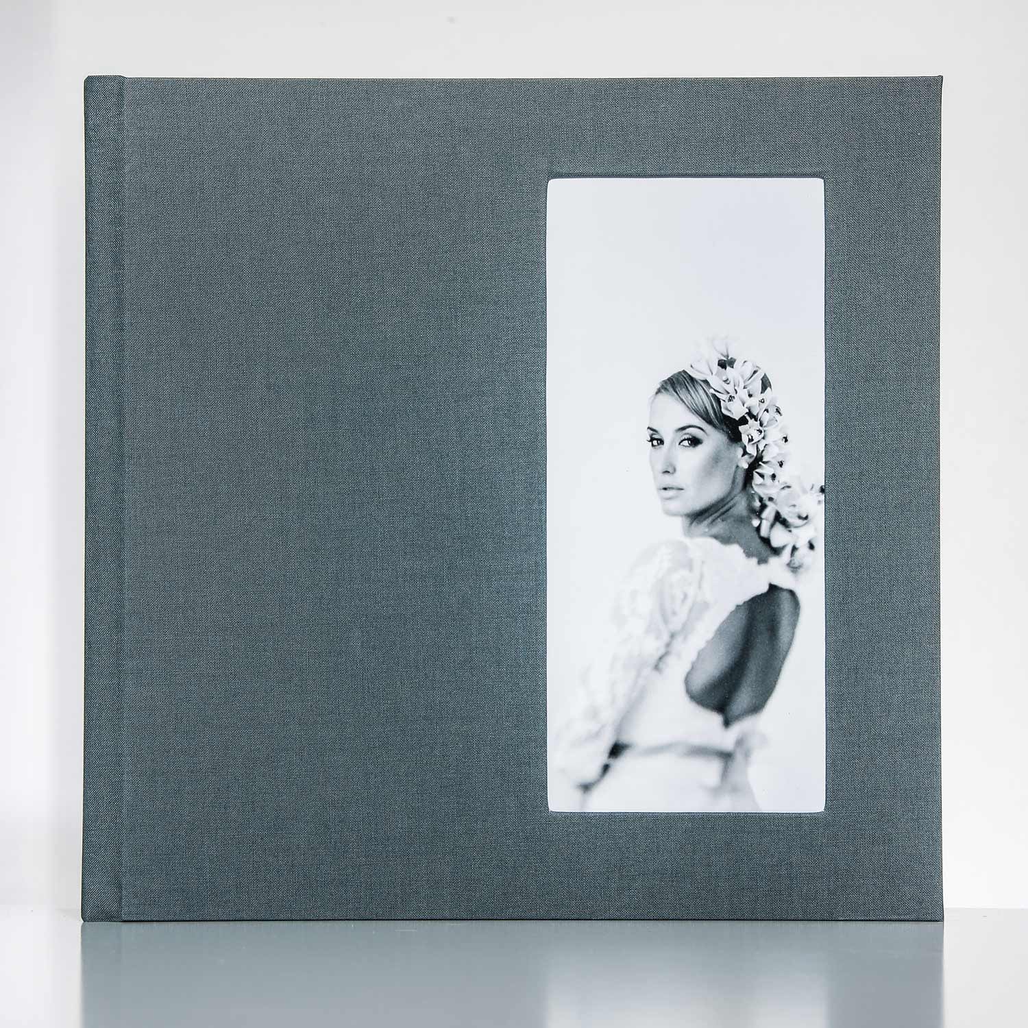 Silverbook 30x30cm mit Hochformat Fenster