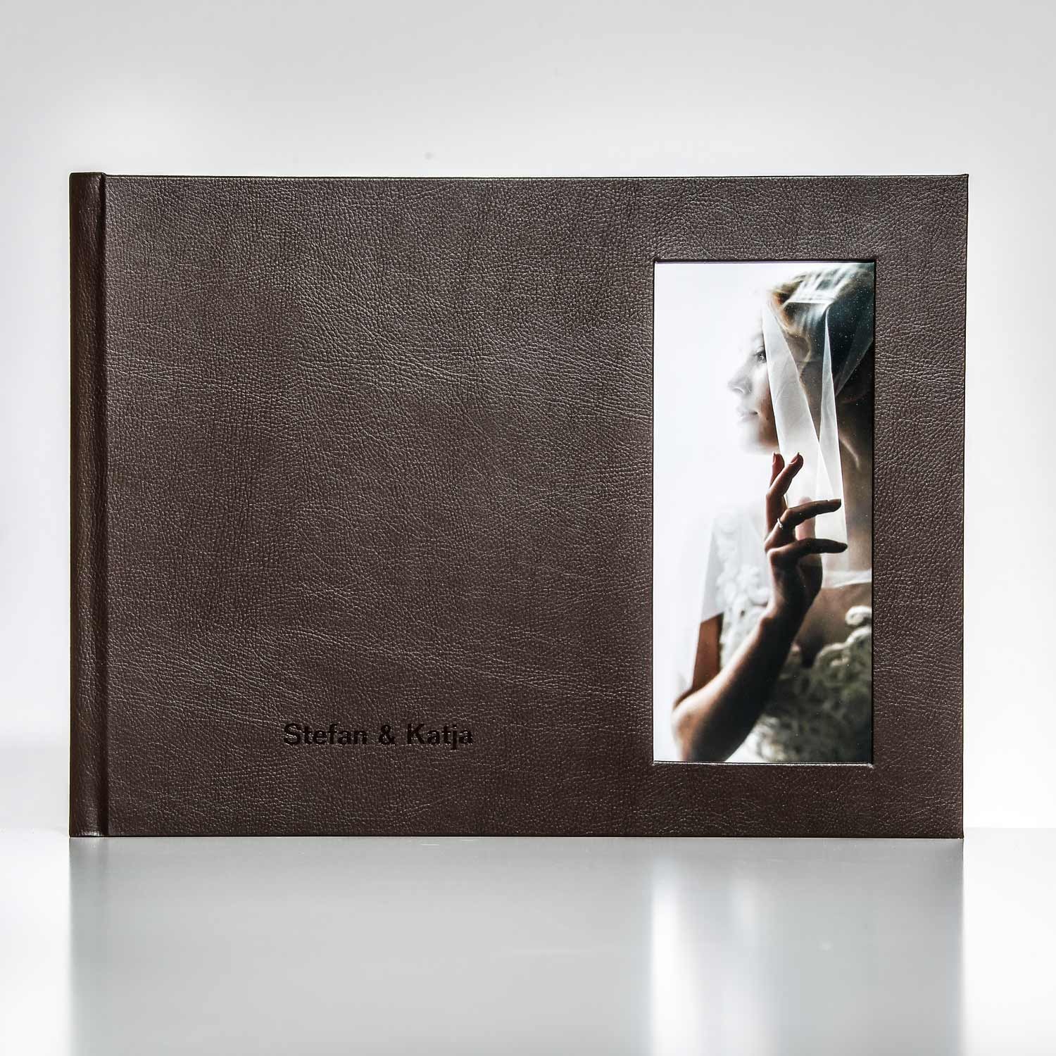 Silverbook 40x30cm mit Hochformat Fenster